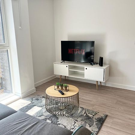 Lovely 2 Bedroom Apartment Манчестер Экстерьер фото