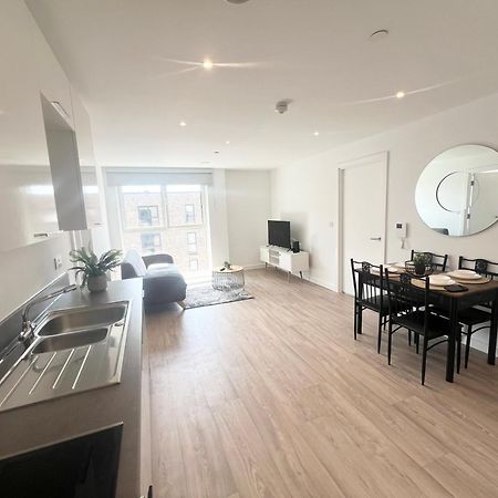 Lovely 2 Bedroom Apartment Манчестер Экстерьер фото