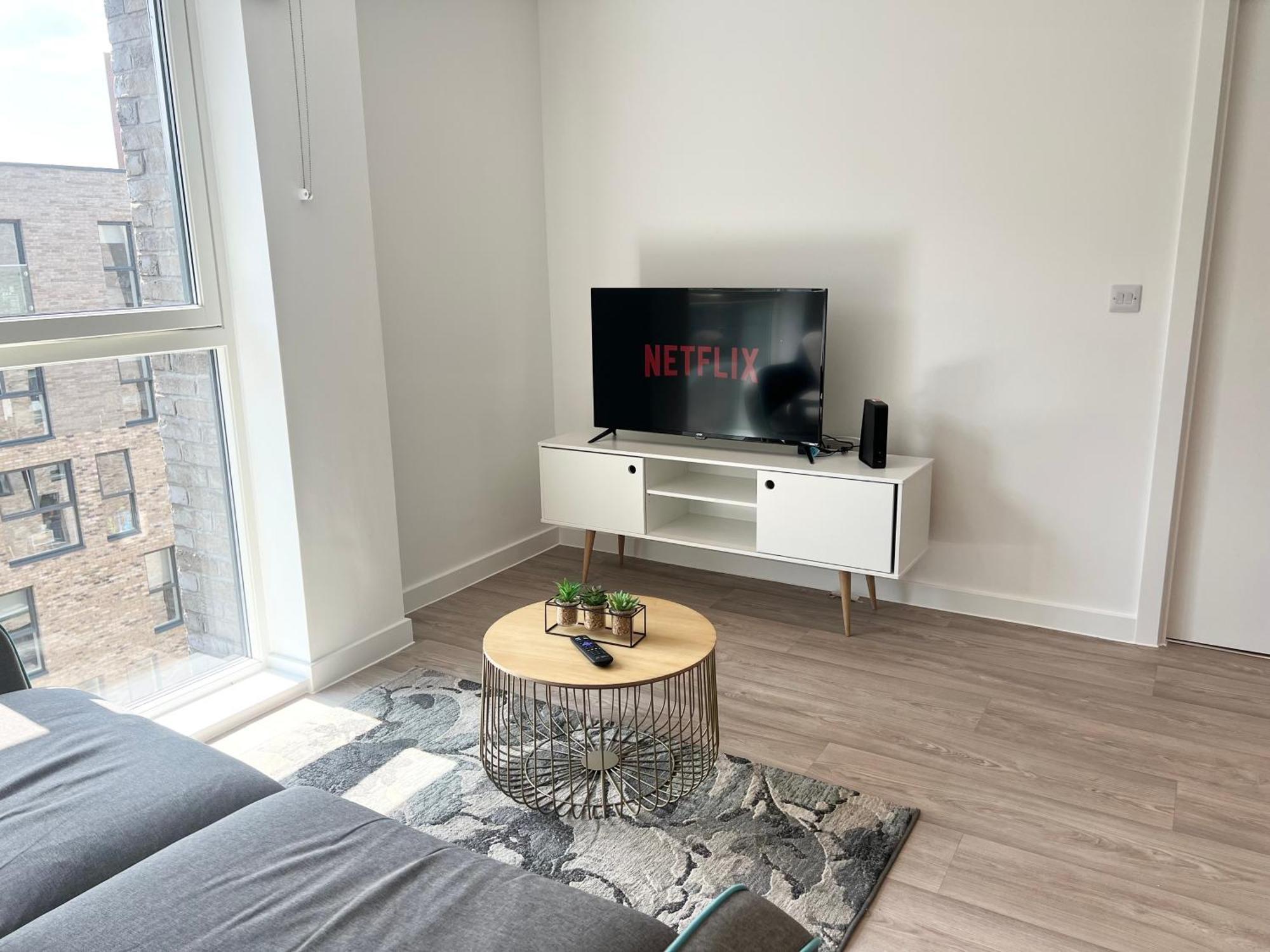 Lovely 2 Bedroom Apartment Манчестер Экстерьер фото